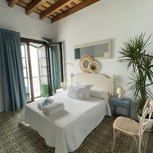 https://doa-lola-rooms.es-andalucia.com